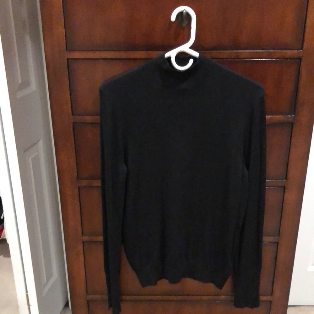 Zara black mock turtleneck viscosa nylon blend in size L with cuff sleeve slits